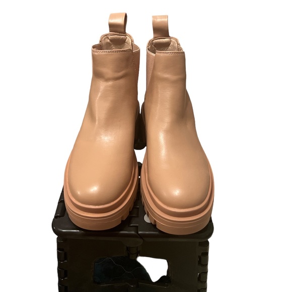 ASOS London Rebel chunky chelsea boots in beige drench size 7 Pre-Owned - Picture 2 of 6